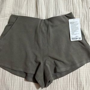 Lululemon Ribbed Softstreme HR Short 2"